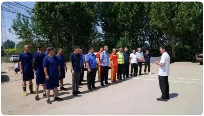 以練筑防！大興區(qū)魏善莊鎮(zhèn)組織開(kāi)展防汛應(yīng)急專(zhuān)項(xiàng)演練活動(dòng)