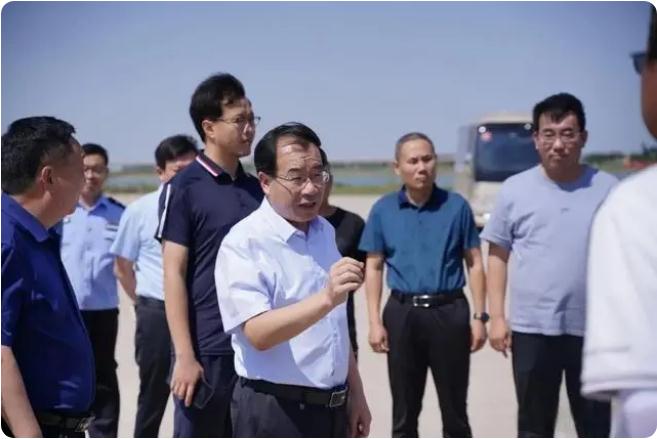 王錦山督導(dǎo)檢查河道防汛、防溺水工作